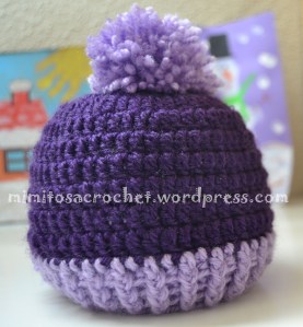 Gorro pom-pom morado-lila