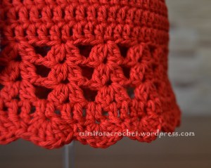 Gorro Zoe rojo flor blanca 006