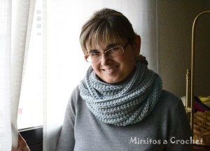 Cuello gris punto elástico